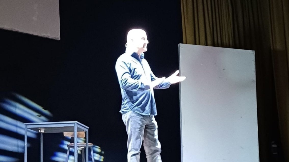 Teatro Nuovo, andato in scena lo spettacolo-inchiesta con Gianluigi Nuzzi